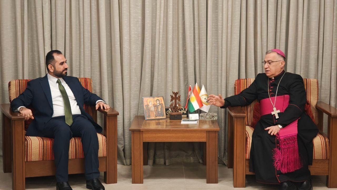رئيس الديوان ونيافة المطران مار بشار ورده يبحثان مخرجات مؤتمري الجامعة الكاثوليكية لتعزيز الحماية القانونية للمسيحيين