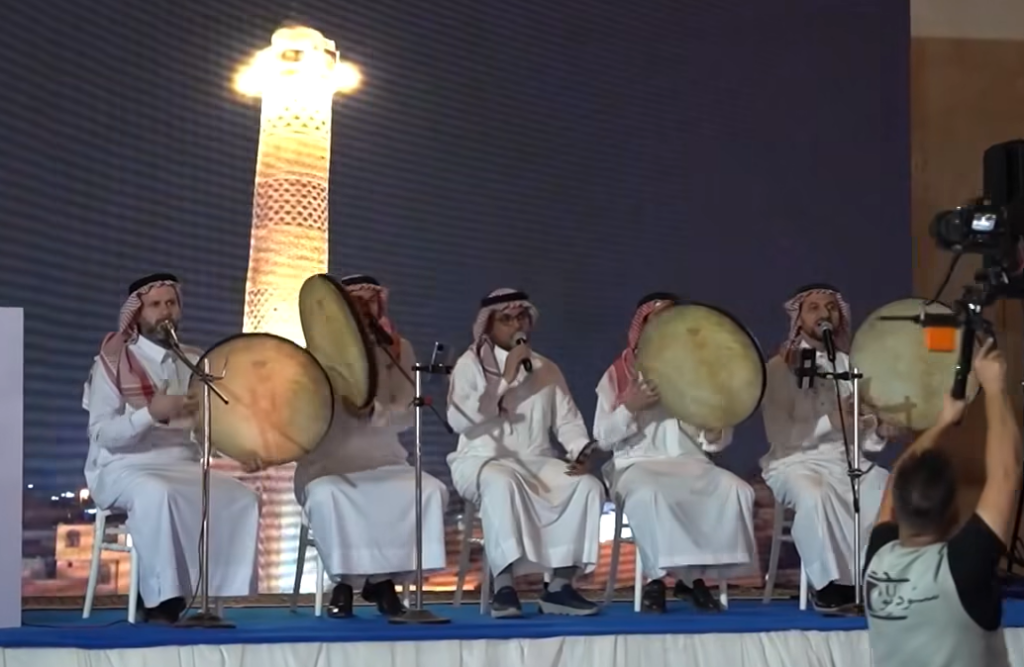 الوقف السني يتراجع عن تحريم الدفوف: الفرح مباح في المساجد ونحن دين الرحمة
