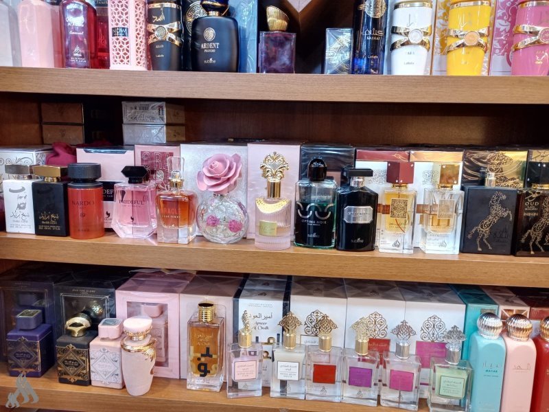 العطور.. صناعة تكسر أطواق الرتابة وتسحر الألباب بجمال عبيرها » وكالة الانباء العراقية (واع)